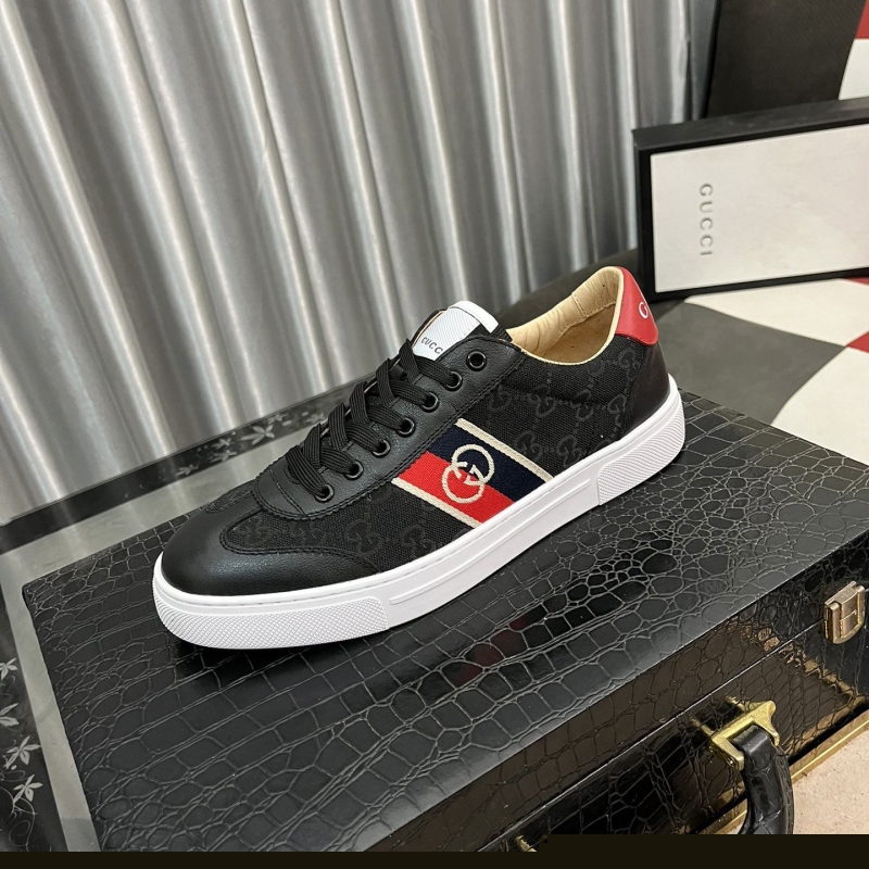 G*u*i casual shoes